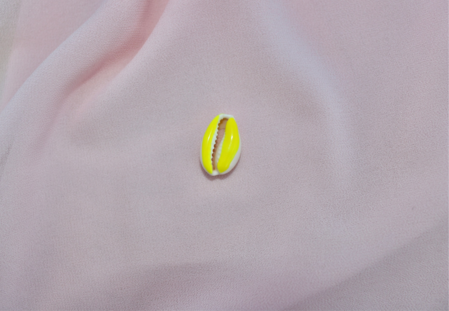 Charms coquillage Jaune